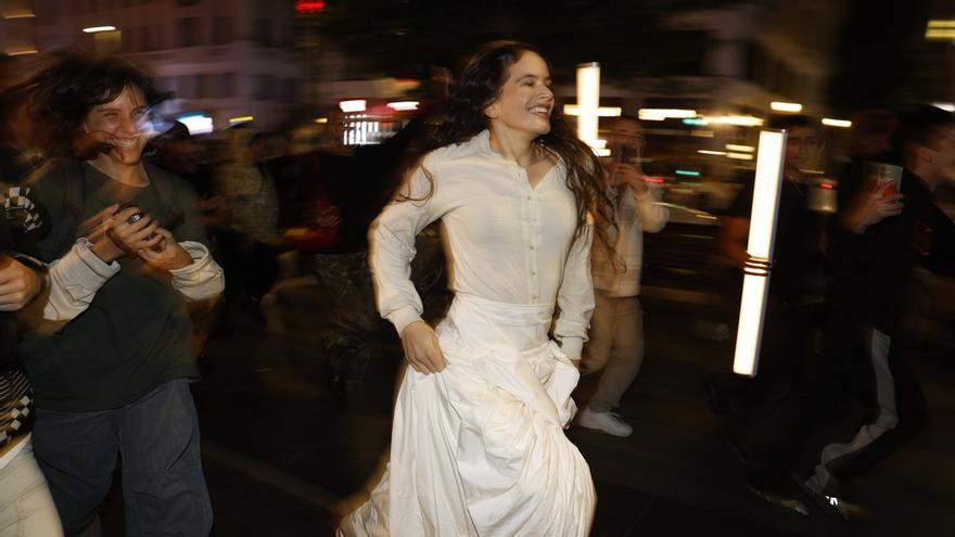 Madrid investiga si Rosalía hizo su aparición en Callao sin permiso y podría ser sancionada