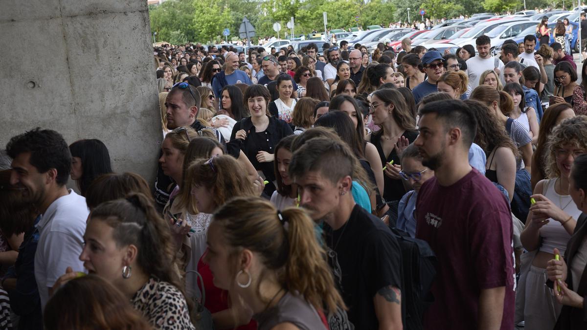 Aspirantes a una OPE acceden a la UPNA para realizar el examen.