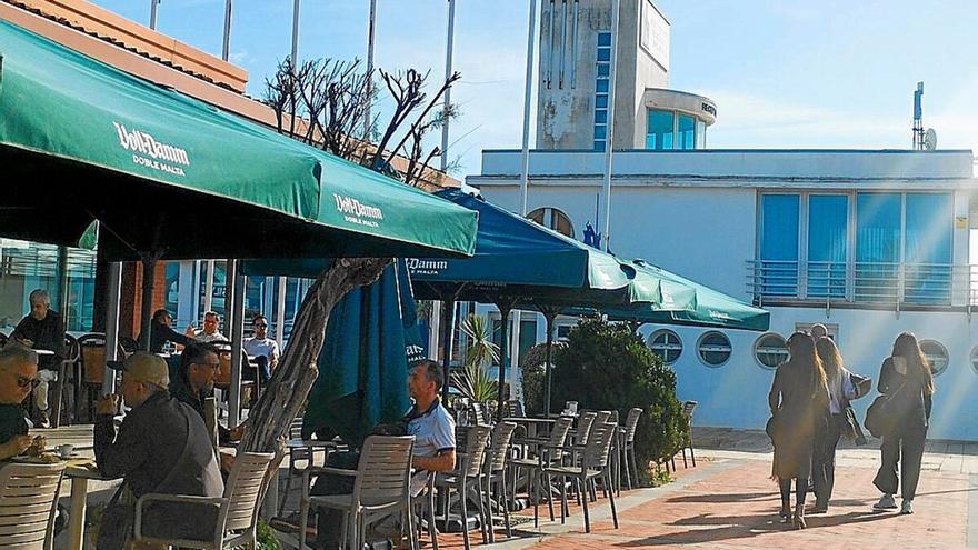 El Puerto Deportivo avanza en su nuevo rumbo con 32 de los 38 locales ocupados