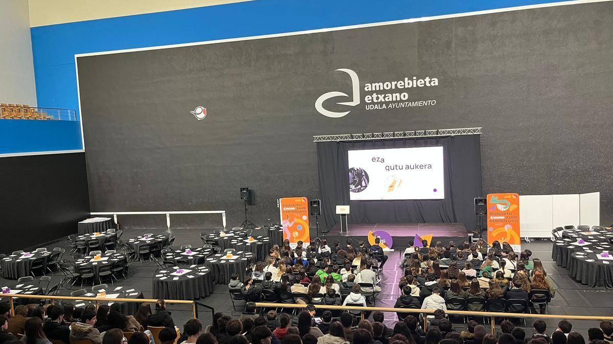 El frontón de Zelaieta acogió el encuentro