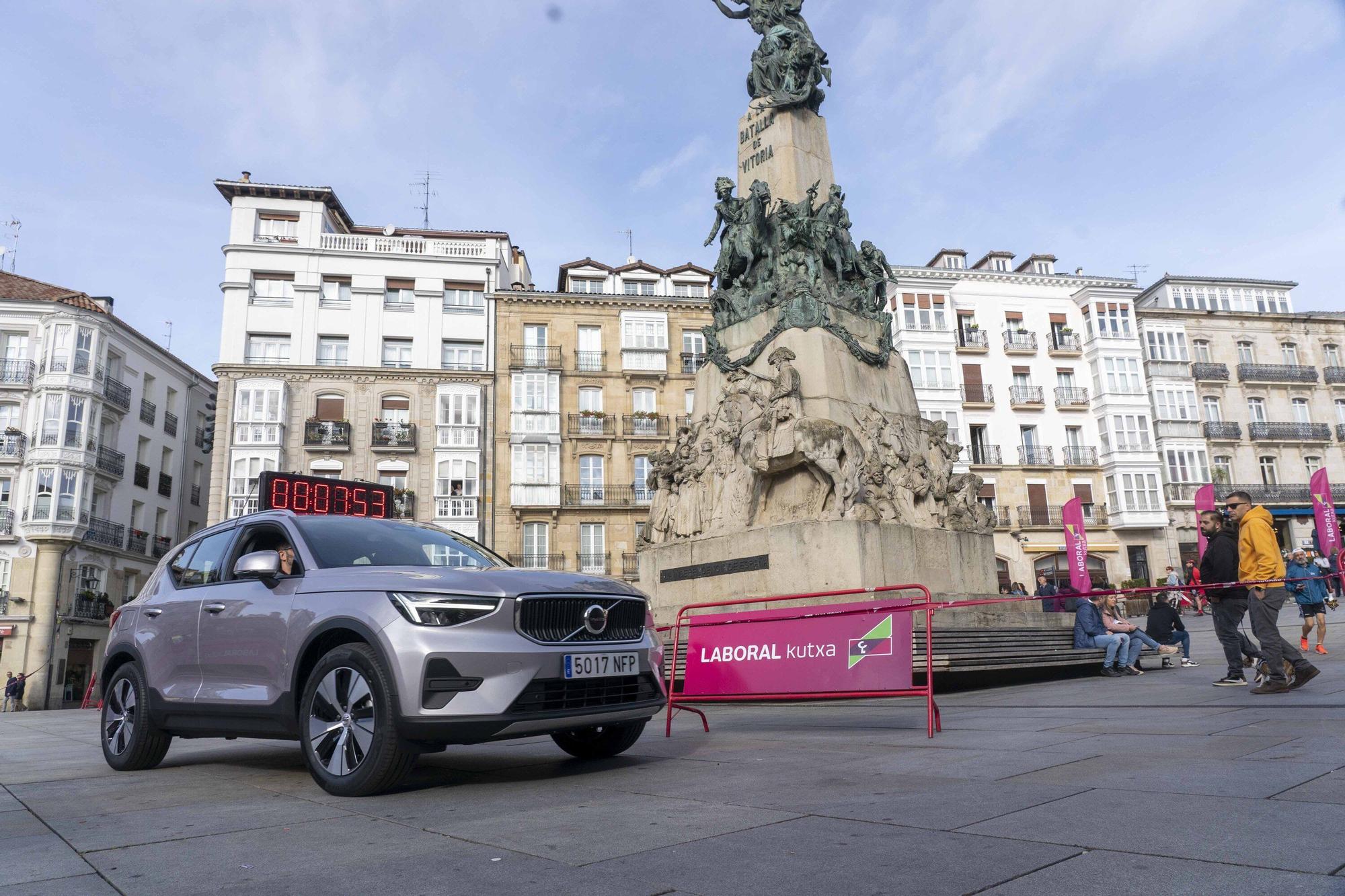 En imágenes: Un millar de corredores atraviesan la almendra
