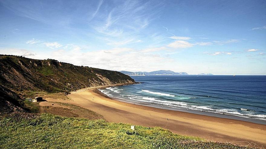 Baño prohibido en cuatro playas de Bizkaia