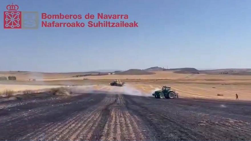 Incendio en Larraga junto a un pinar