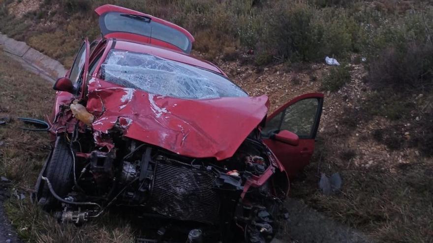 Herido un joven de 29 años tras una colisión entre un coche y un camión en la N-121 a la altura de Caparroso