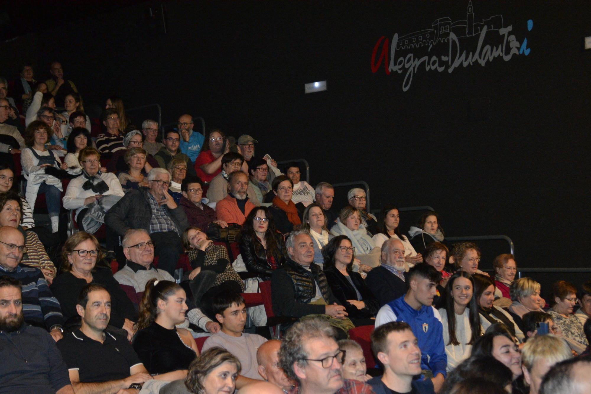 Público en el auditorio Txema Blasco, ubicado en la casa de cultura