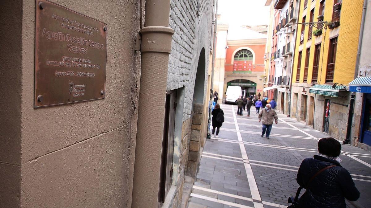 Placa en homenaje a &#039;Sabicas&#039; en su casa natal, en la calle Mañueta de Pamplona.