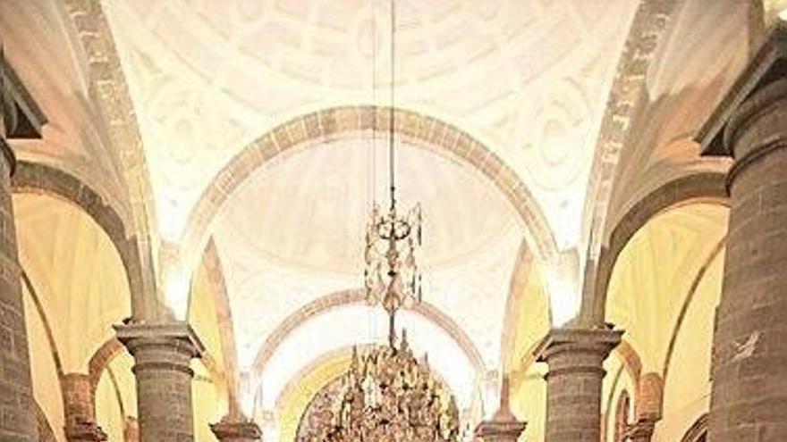 Panorámica del interior de la parroquia.