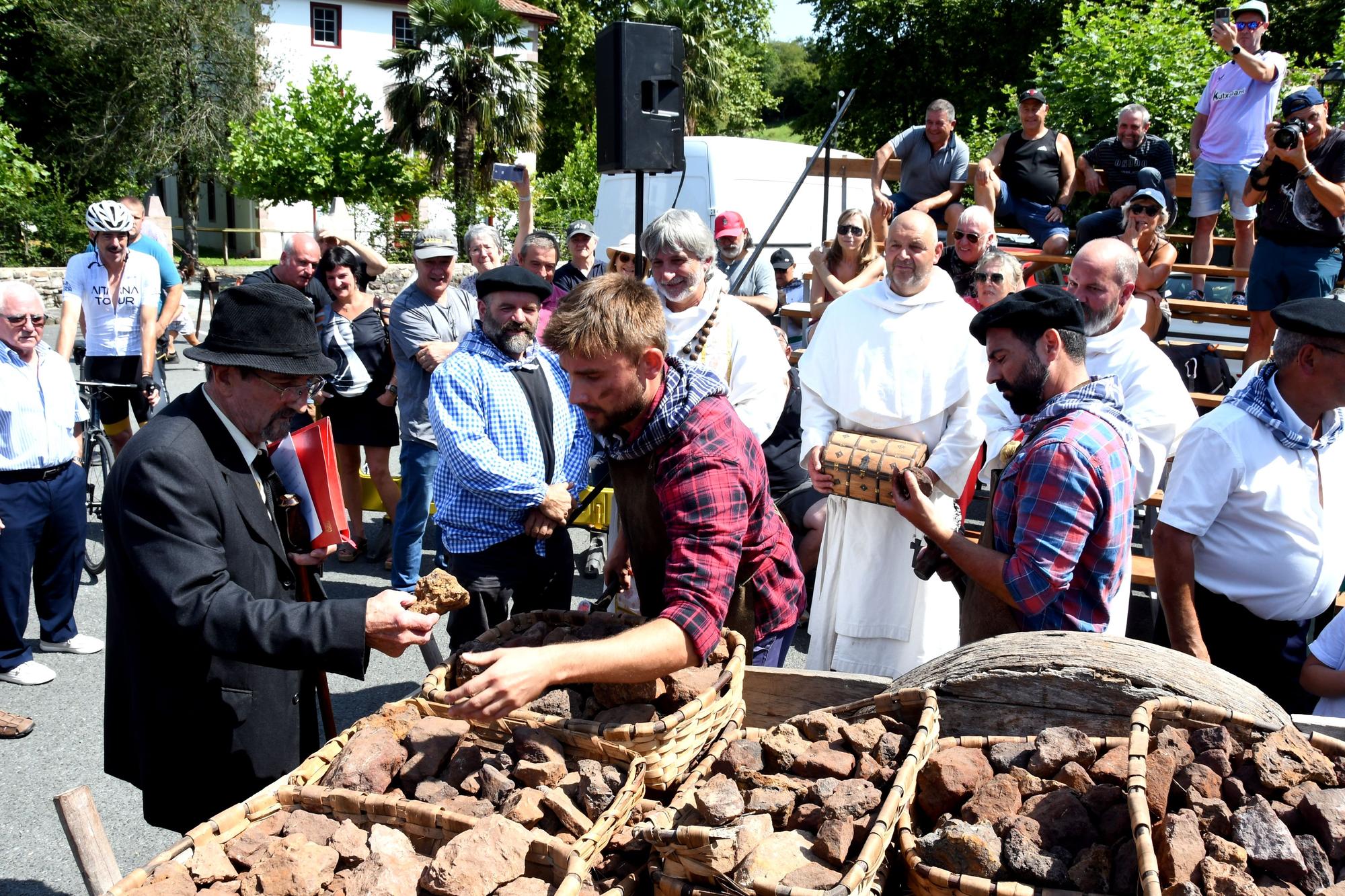 Urdax-Urdazubi celebra la 17ª edición del Día del Hierro