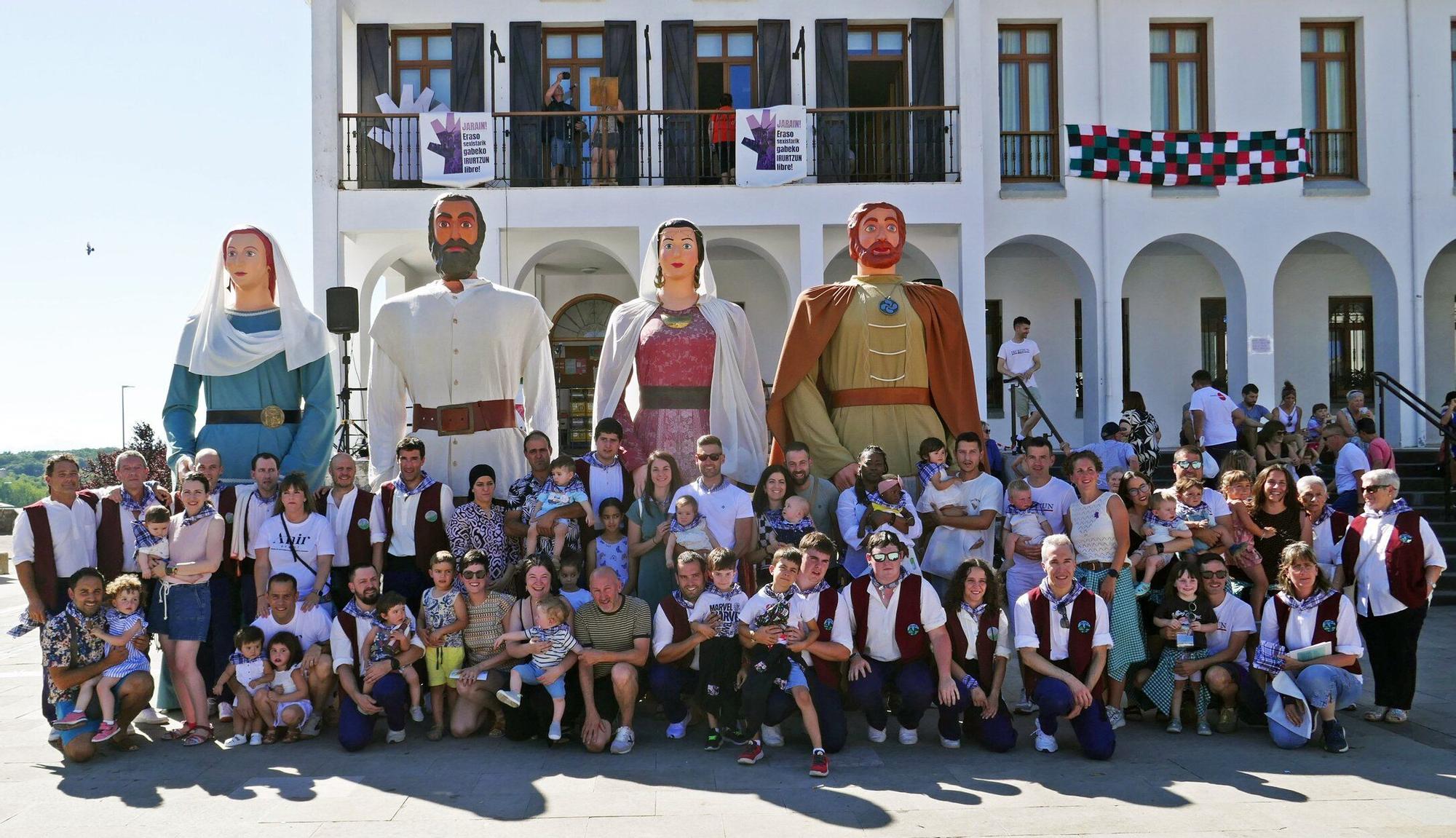 Fotos del chupinazo de fiestas de Irurzun