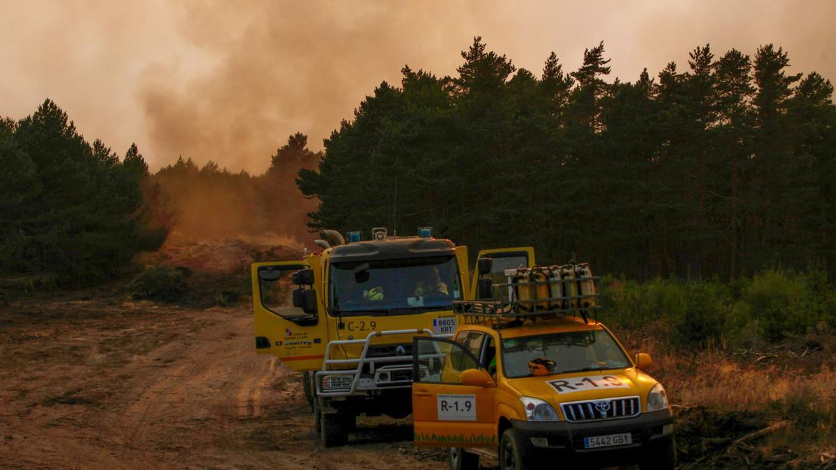 El incendio procedente de Ourense que afecta a la provincia de Zamora