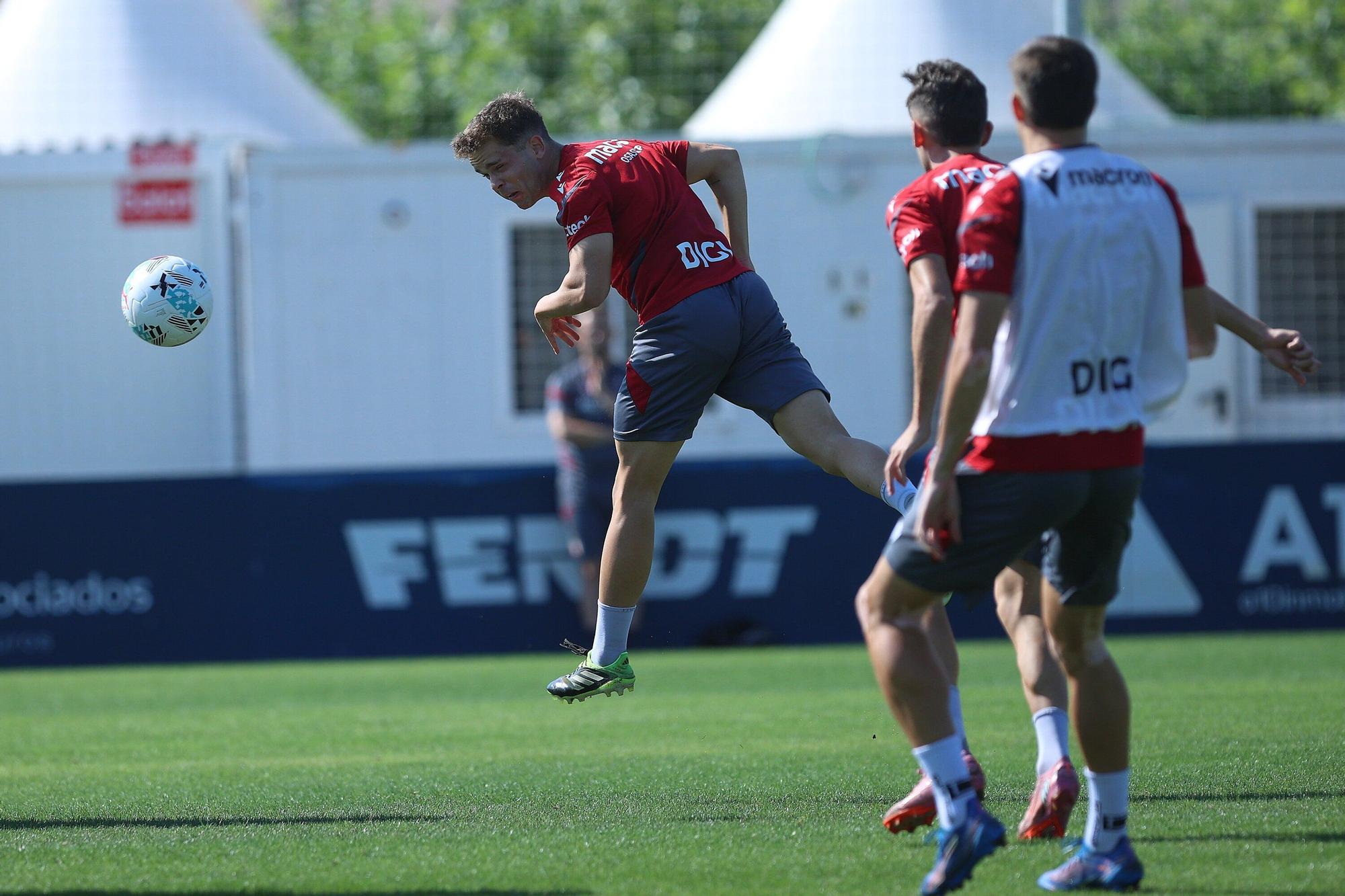 Fotos del entrenamiento de Osasuna (23/08/2025)