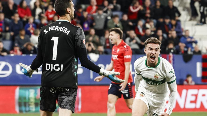 Pedrosa mantiene invicto al Elche con un gol a Osasuna en el descuento