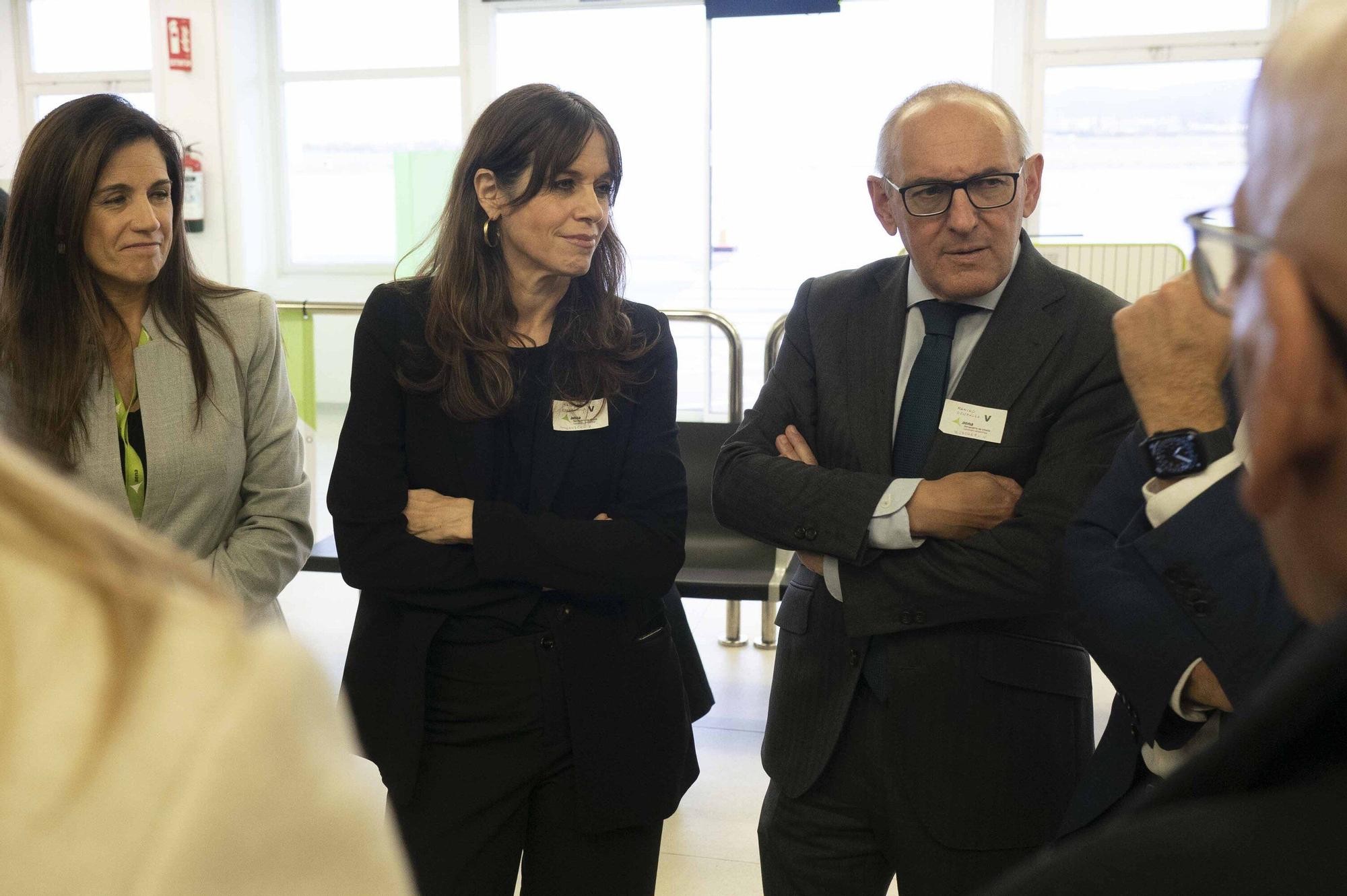 En imágenes: Foronda estrena los vuelos regulares a Barcelona y Madrid