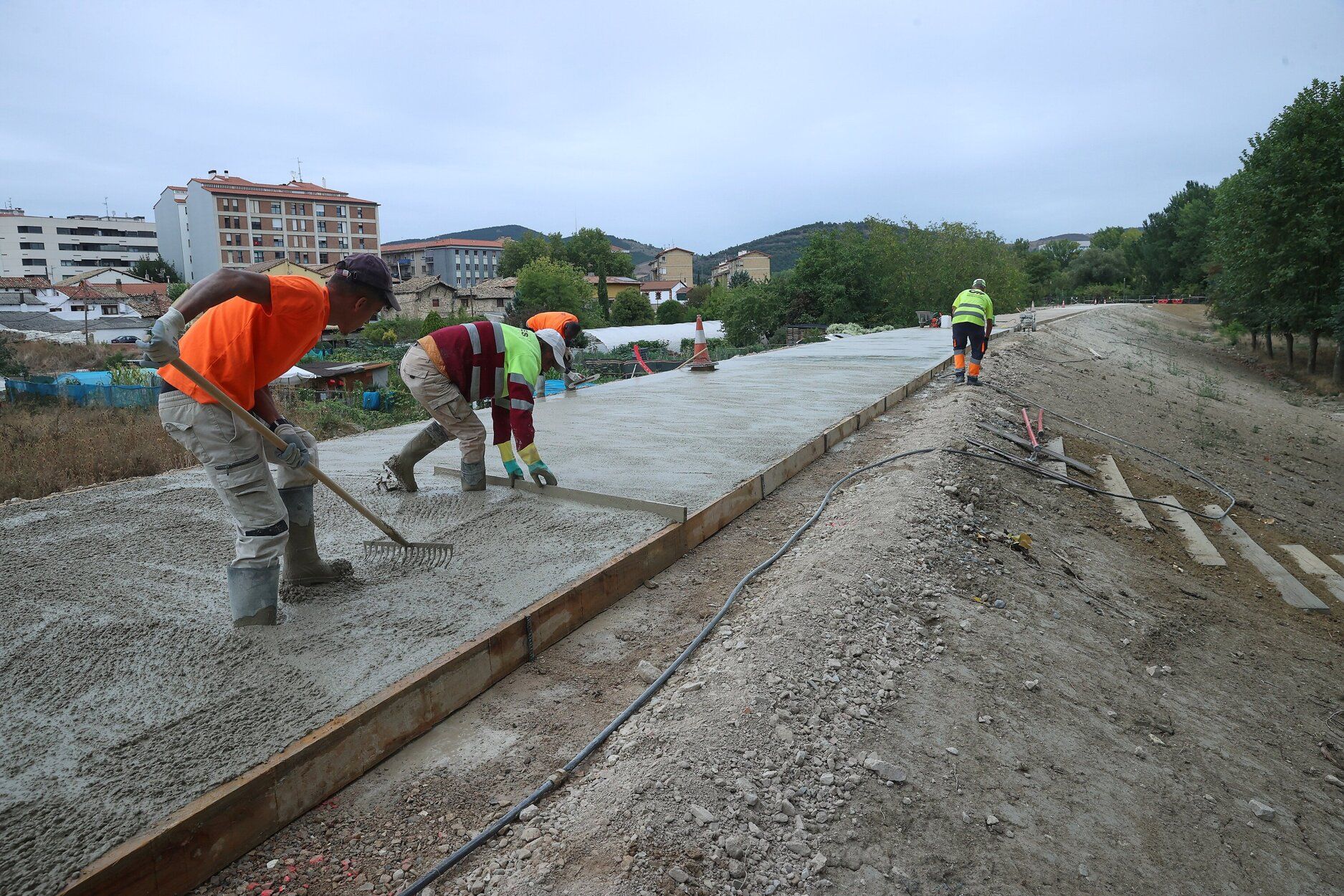 Fotos de la visita a las obras del parque de la Nopalera de Burlada