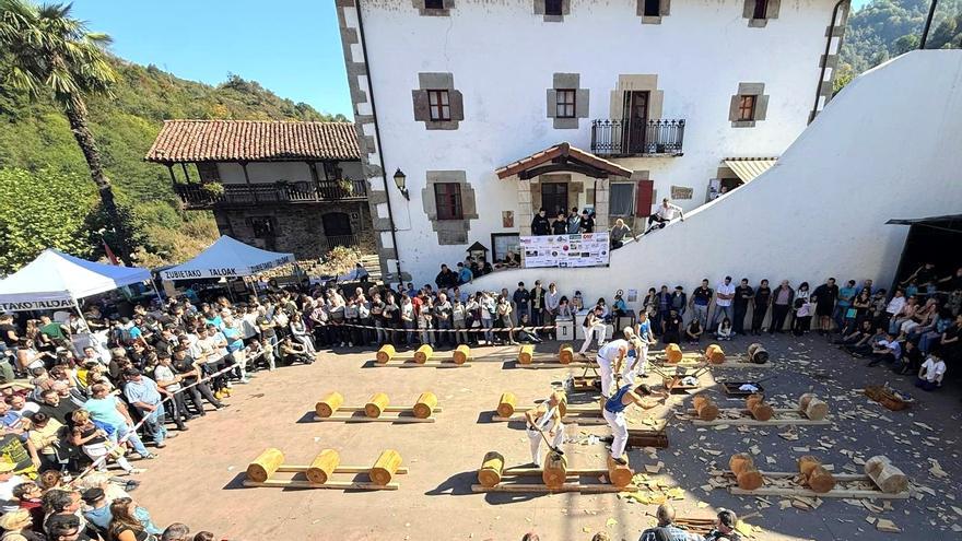 Una multitud celebra en Zubieta un ‘Euskararen Eguna’ con novedades