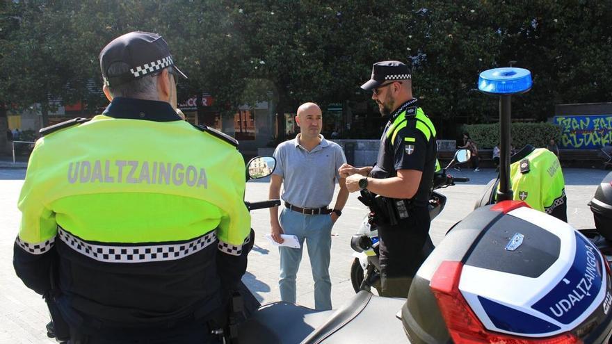 Bi atxilotu Barakaldon Urtezahar gauean gizon bati arma zuriz eraso egiteagatik