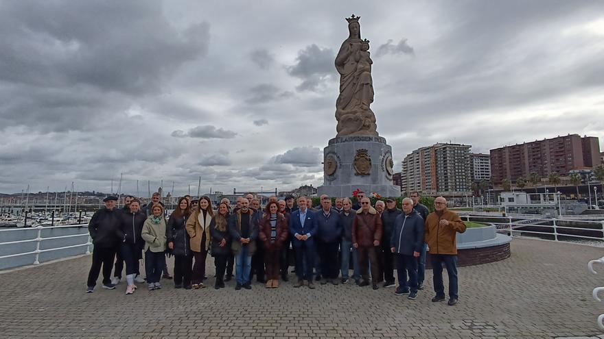 Santurtzi reestrena la estatua de la Virgen del Carmen en el puerto