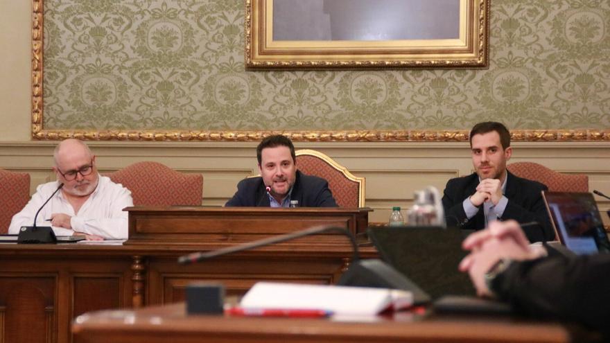 “Me da igual todo, el ambiente de los plenos da bastante asquito”