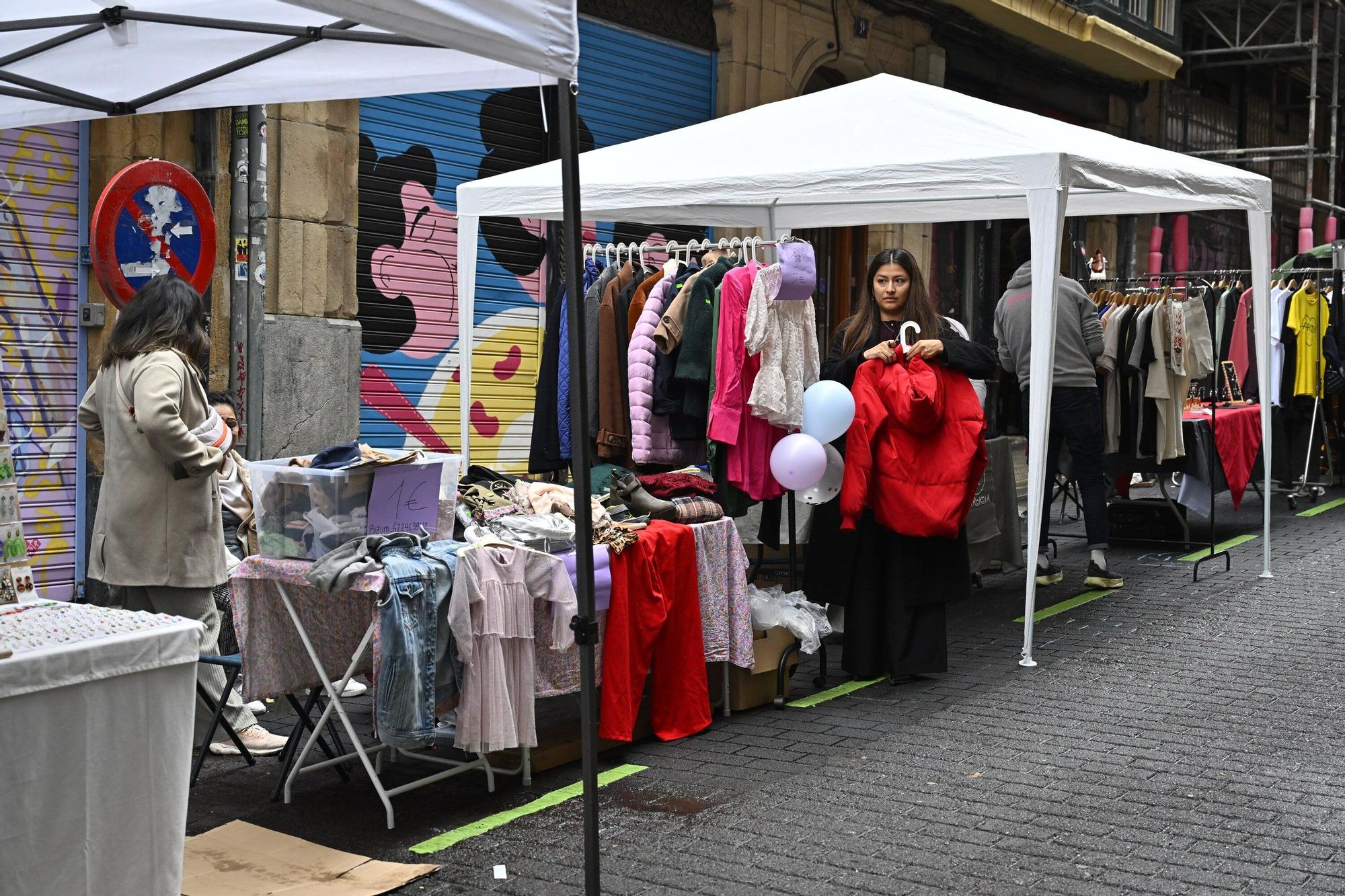 En imágenes: el mercado del Dos de Mayo se viste de Navidad