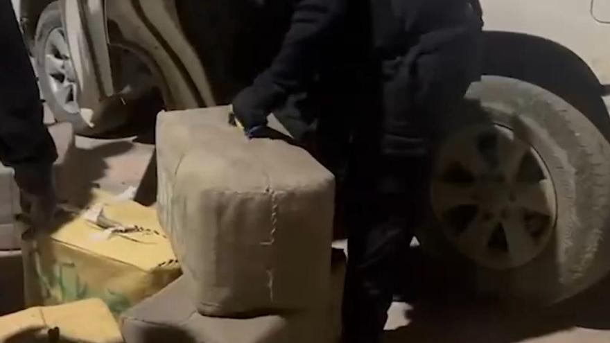 Incautan un alijo de 1.600 kilos de hachís custodiado por granadas de mano y fusiles de asalto AK-47