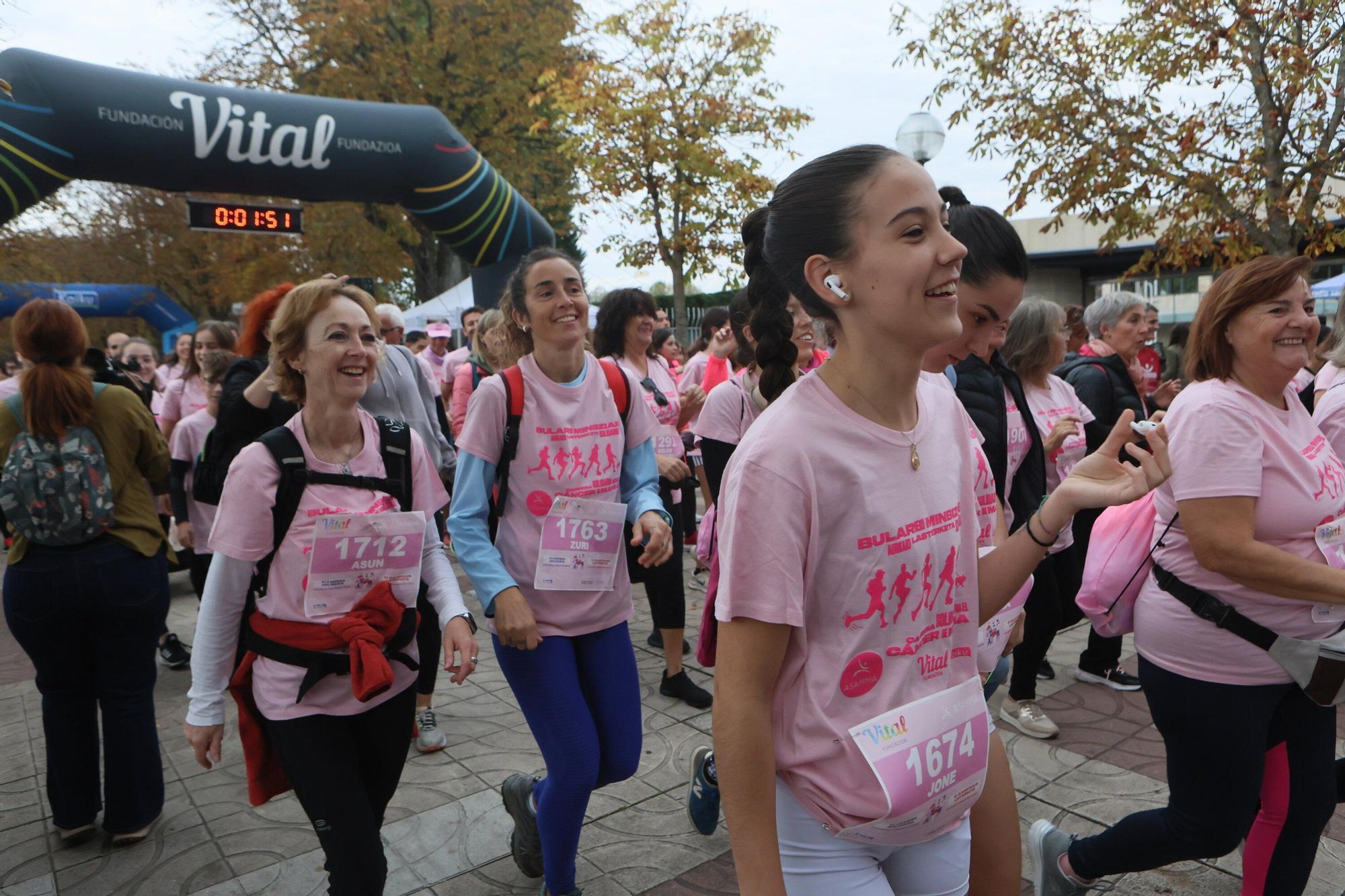 En imágenes: Vitoria se vuelca con la VI Carrera Solidaria contra el Cáncer de Mama