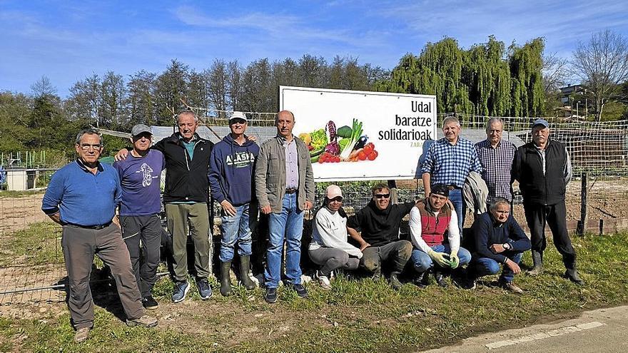 La huerta solidaria de Zarautz ha recogido la mejor cosecha