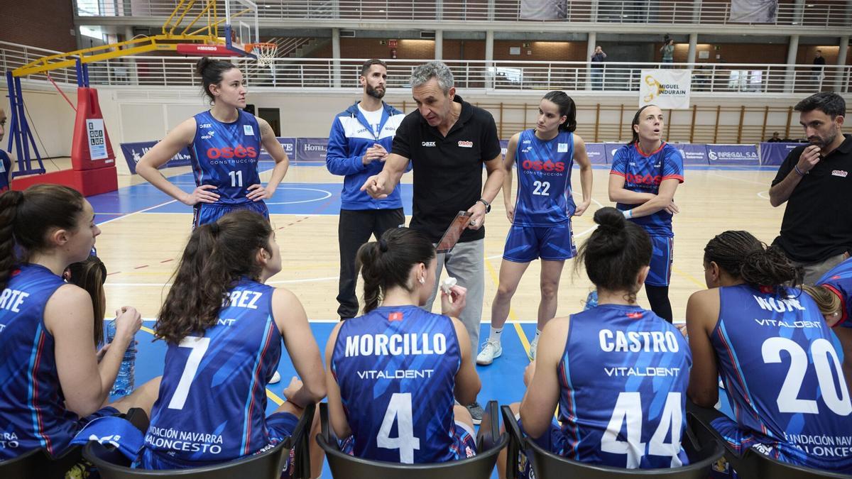 Juantxo Ferreira da indicaciones en el Osés Construcción - Real Canoe