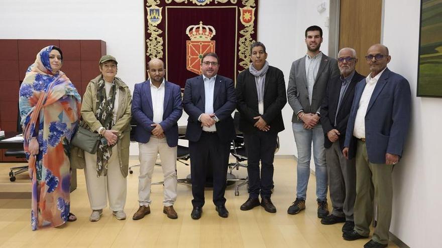 Una delegación saharaui visita Pamplona con motivo de unas jornadas sobre &#039;Vacaciones en Paz&#039;