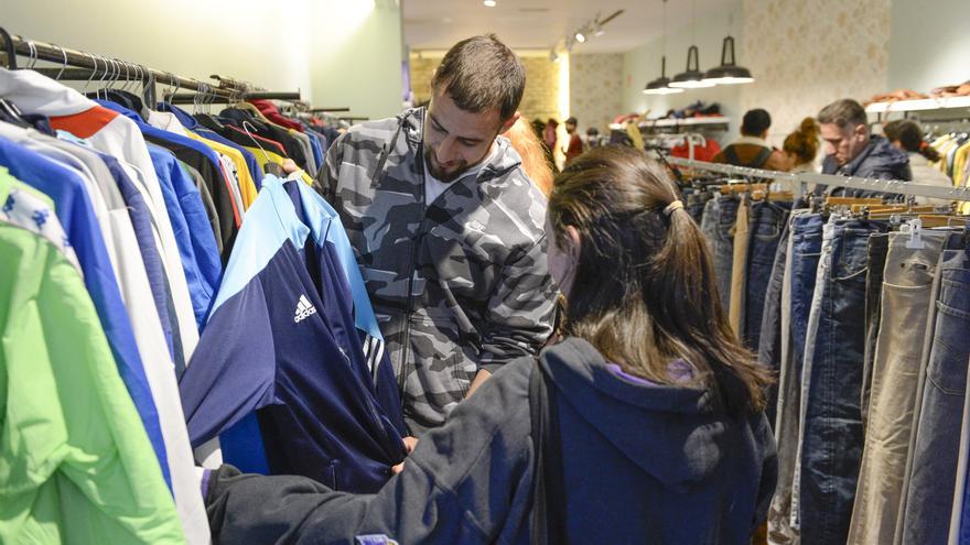 Bilbao acoge un outlet de ropa vintage por 10 euros