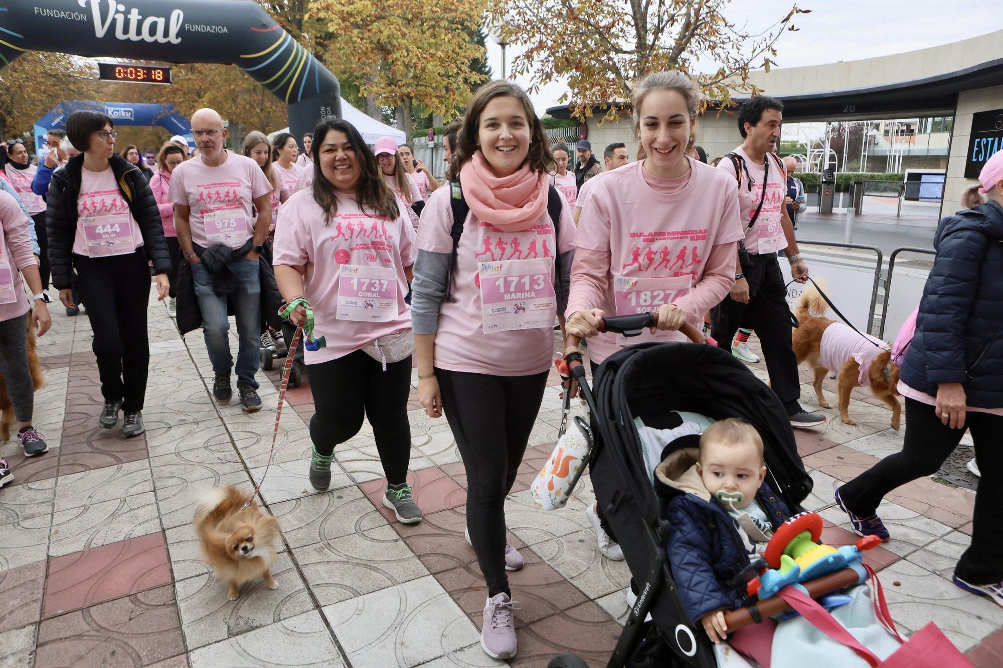 En imágenes: Vitoria se vuelca con la VI Carrera Solidaria contra el Cáncer de Mama