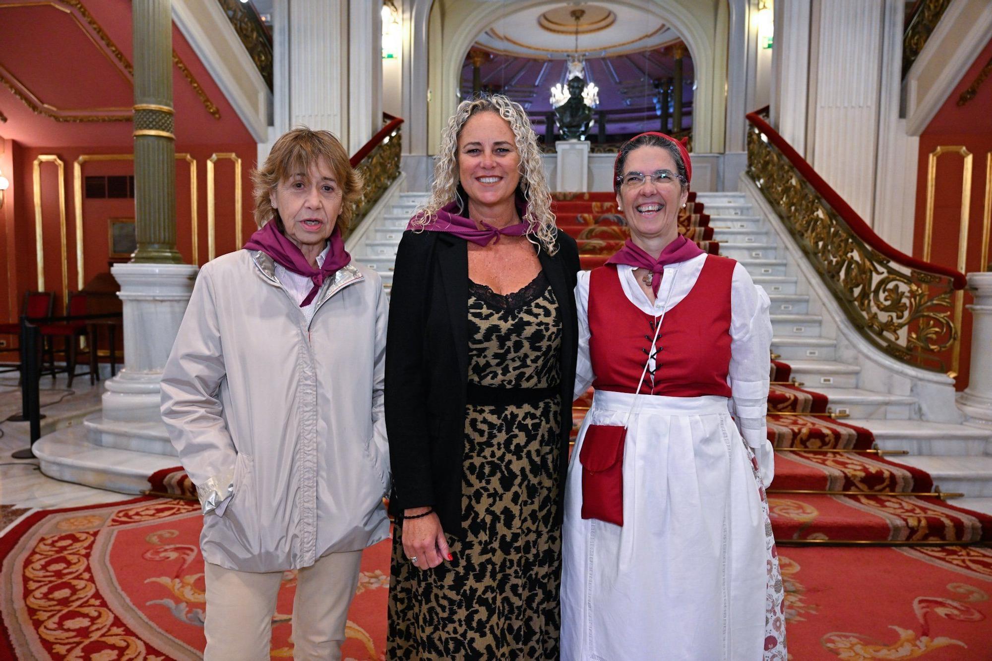 Marieli Oviedo; la presidenta de la Asociación de Comerciantes del Casco Viejo, Susana Alaguero, y Beatriz Marcos.