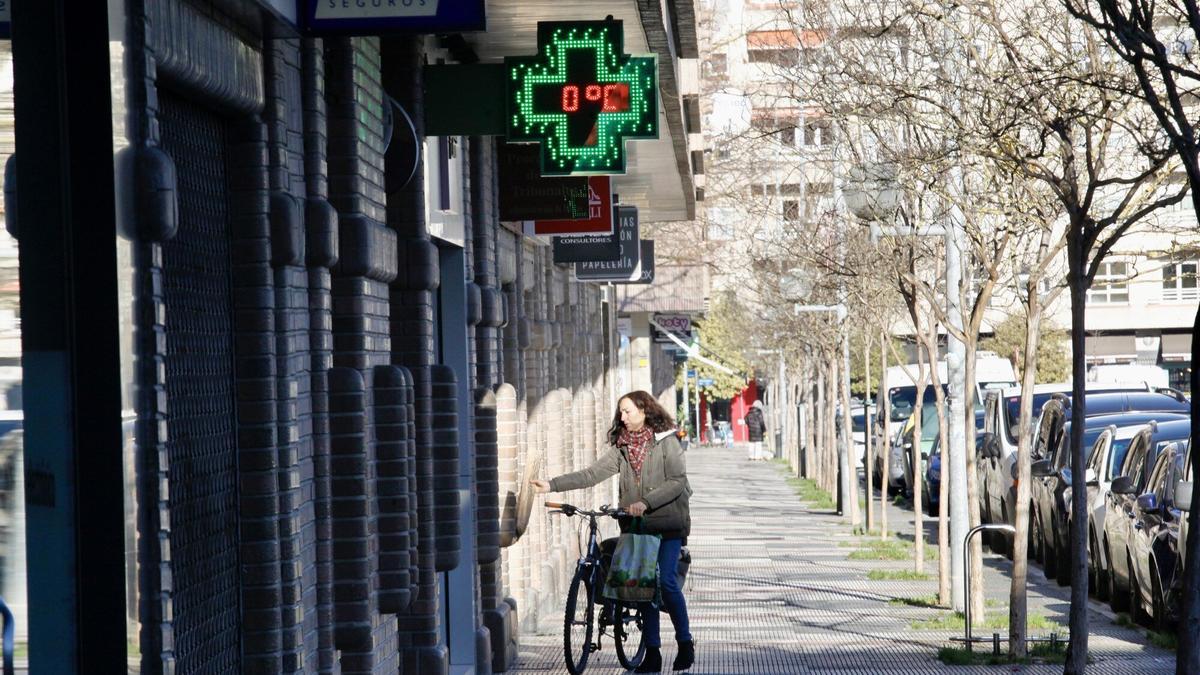 Vitoria tirita de frío con temperaturas bajo cero