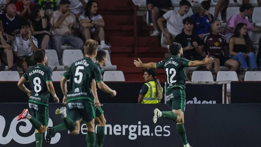 Villalibre sigue de dulce en el Racing: doblete saliendo desde el banquillo para remontar
