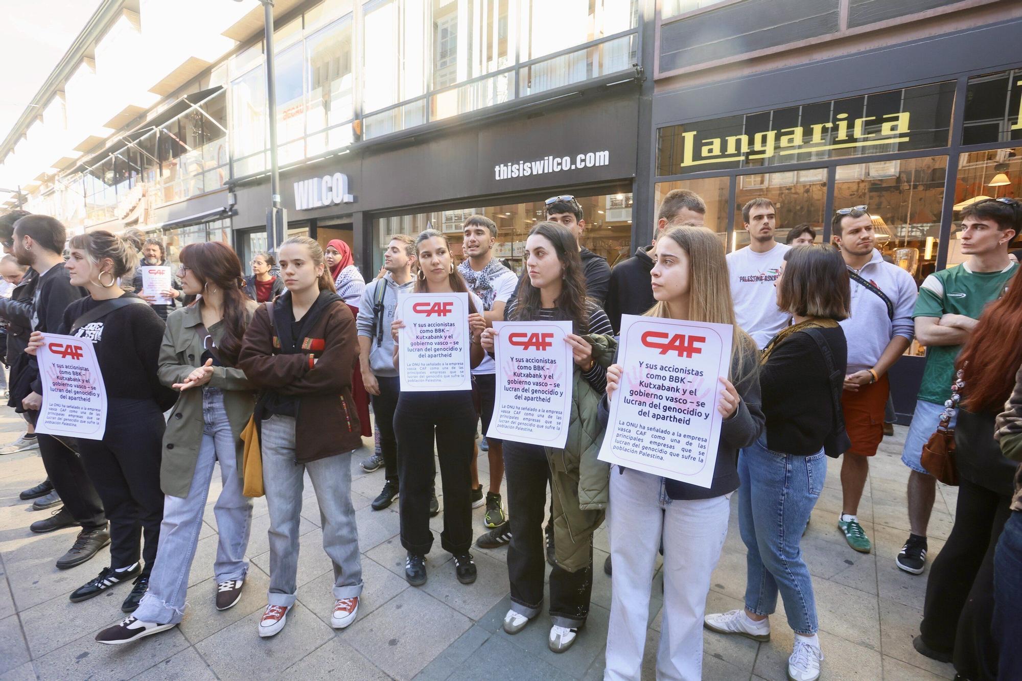 En imágenes: Estudiantes alaveses salen a la calle contra el genocidio en Gaza