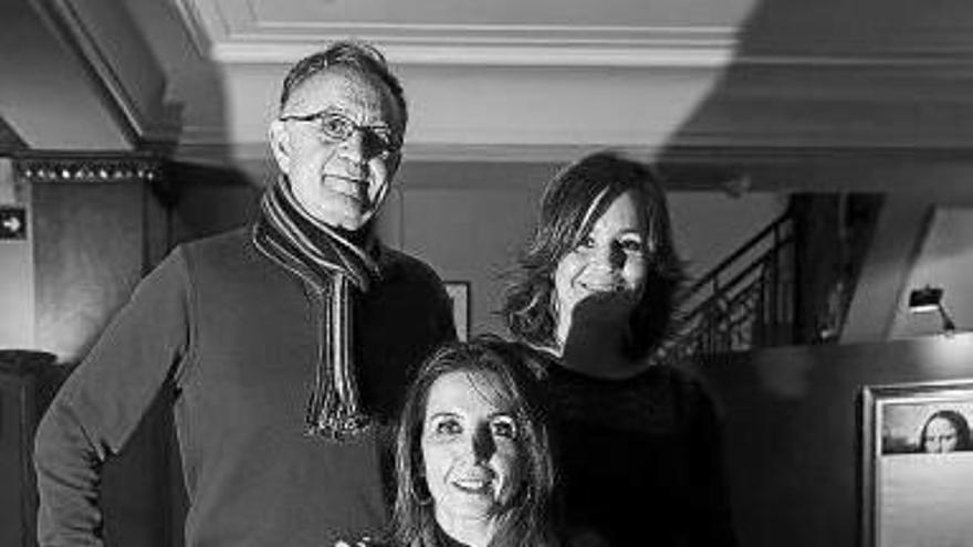 De izda a dcha, Luis Miguel Alonso, Pepa Santamaría y Elisa Asín.