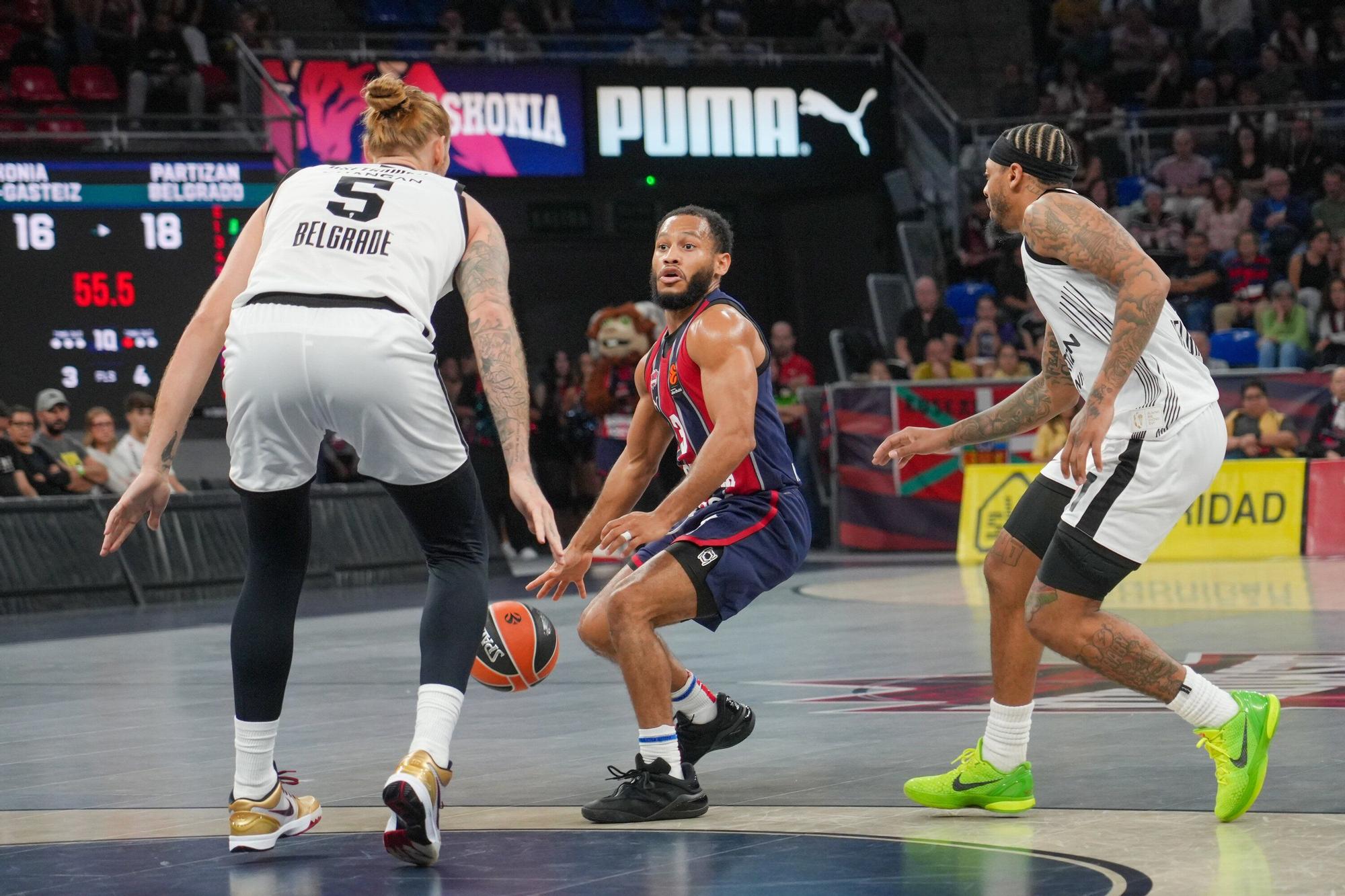 Todas las fotos del Baskonia-Partizan en el Buesa Arena