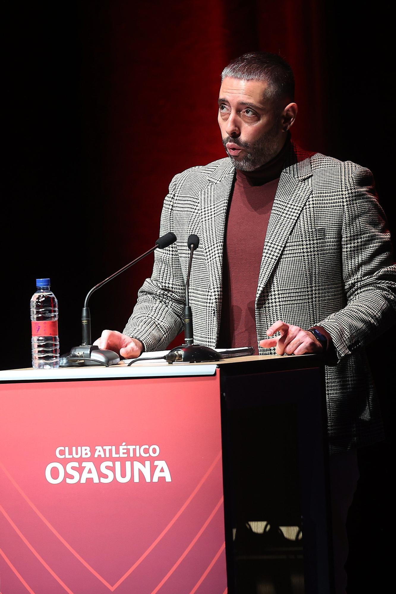 Fotos de la Asamblea de socios de Osasuna en Baluarte