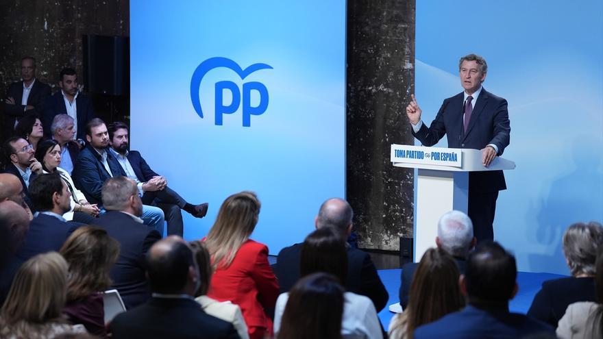 Feijóo presenta su plan de inmigración en Barcelona e insta a frenar el actual &quot;descontrol&quot;