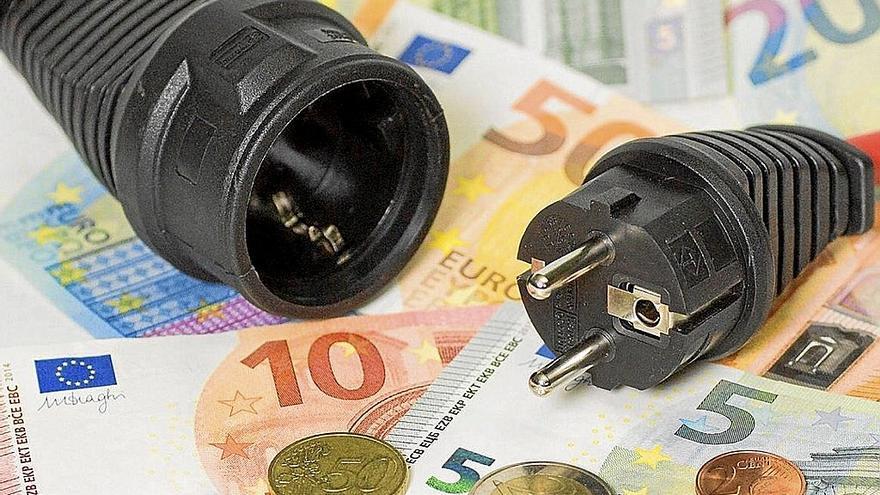 La luz baja un 65% en julio respecto a hace un año