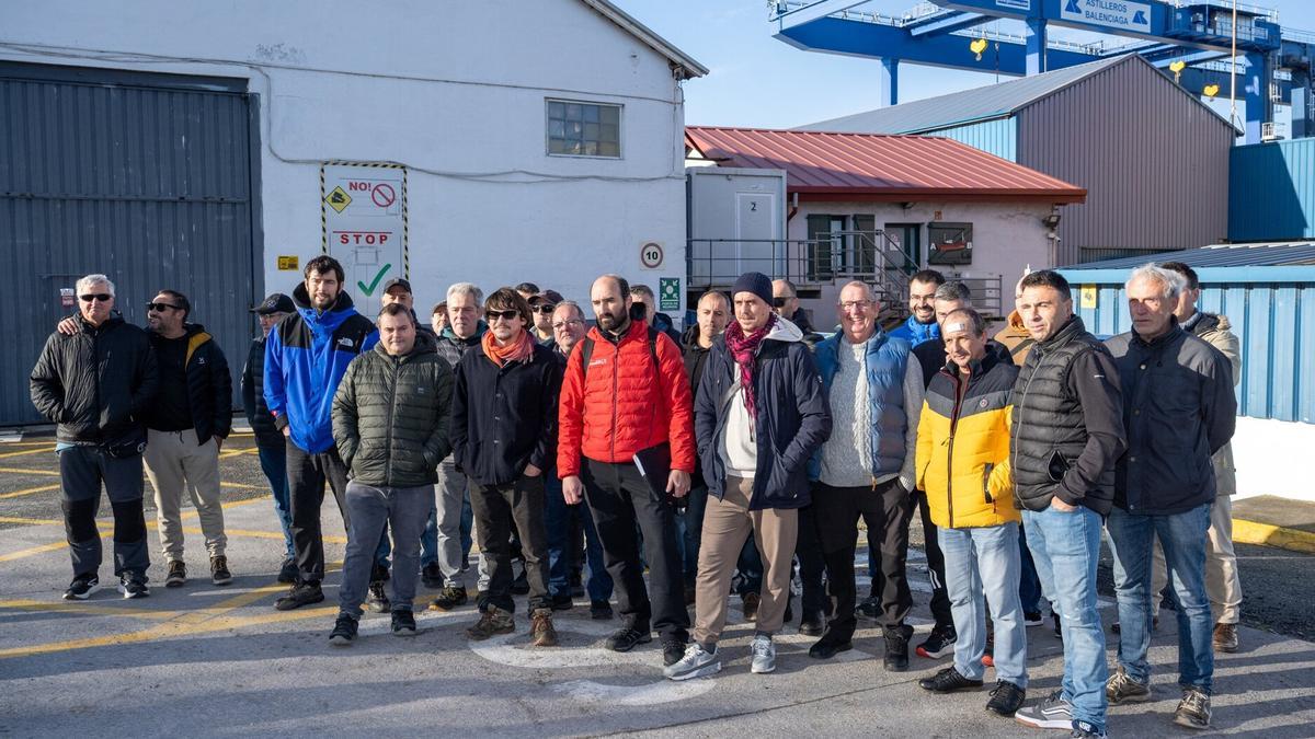 Comparecencia de los trabajadores de Astilleros Balenciaga de Zumaia este jueves.