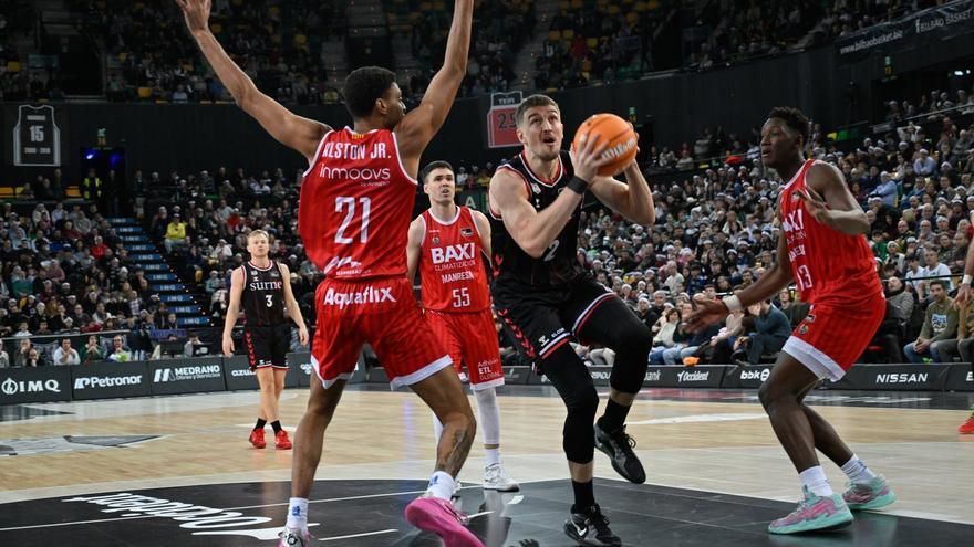 El Surne Bilbao Basket ve la luz con una clara victoria ante el Manresa (88-73)
