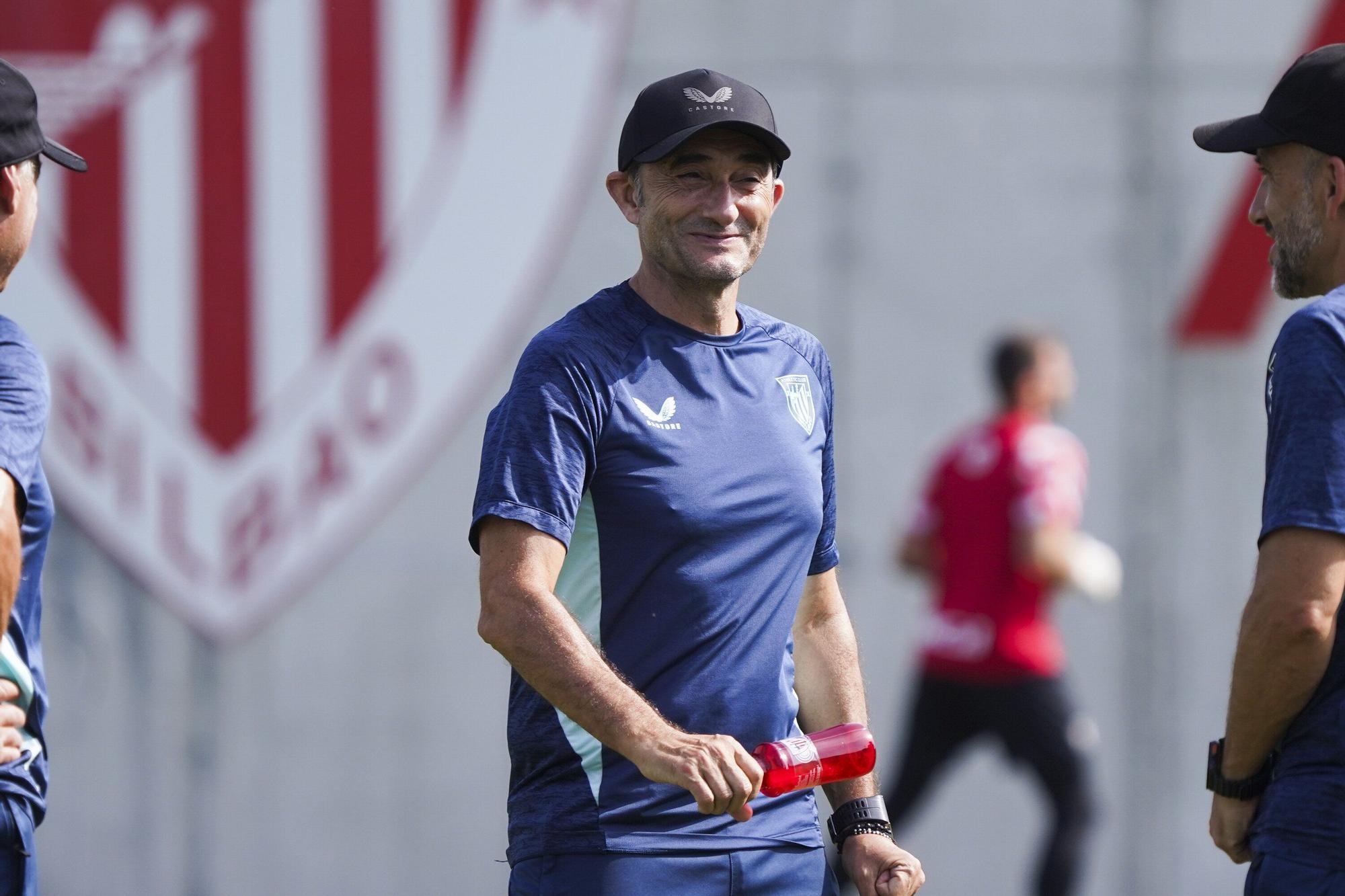 En imágenes: el Athletic entrena con Paredes y sin Adu Ares