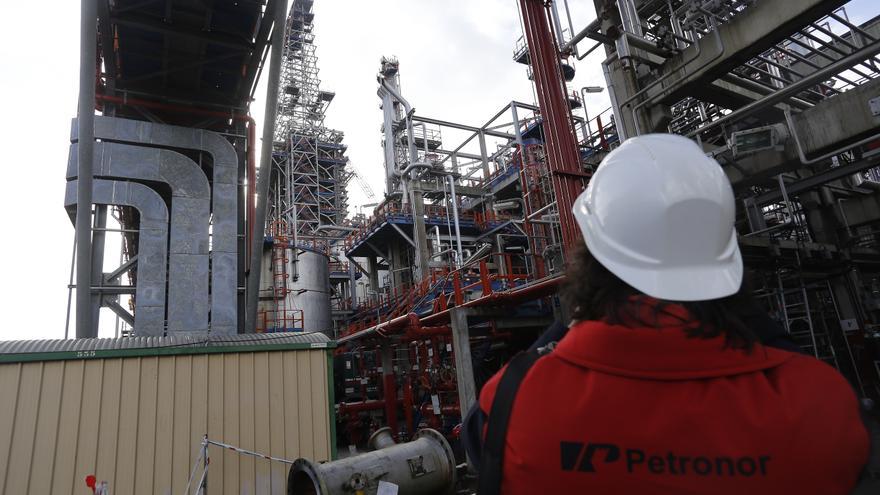 Petronor gana peso en Repsol tras la venta del 25% del área de extracción de petróleo