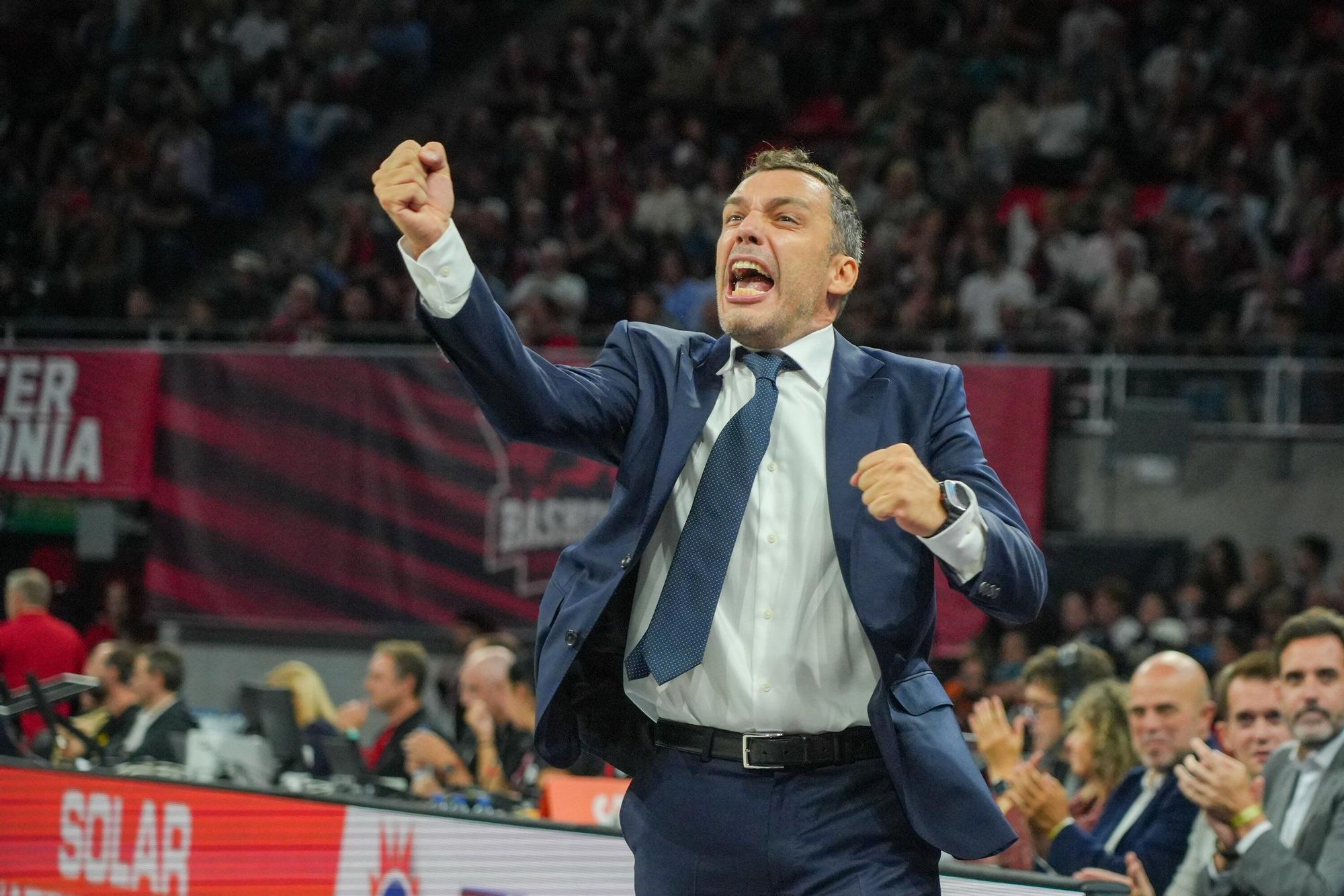 Todas las imágenes del Baskonia - Olympiacos en el Buesa Arena