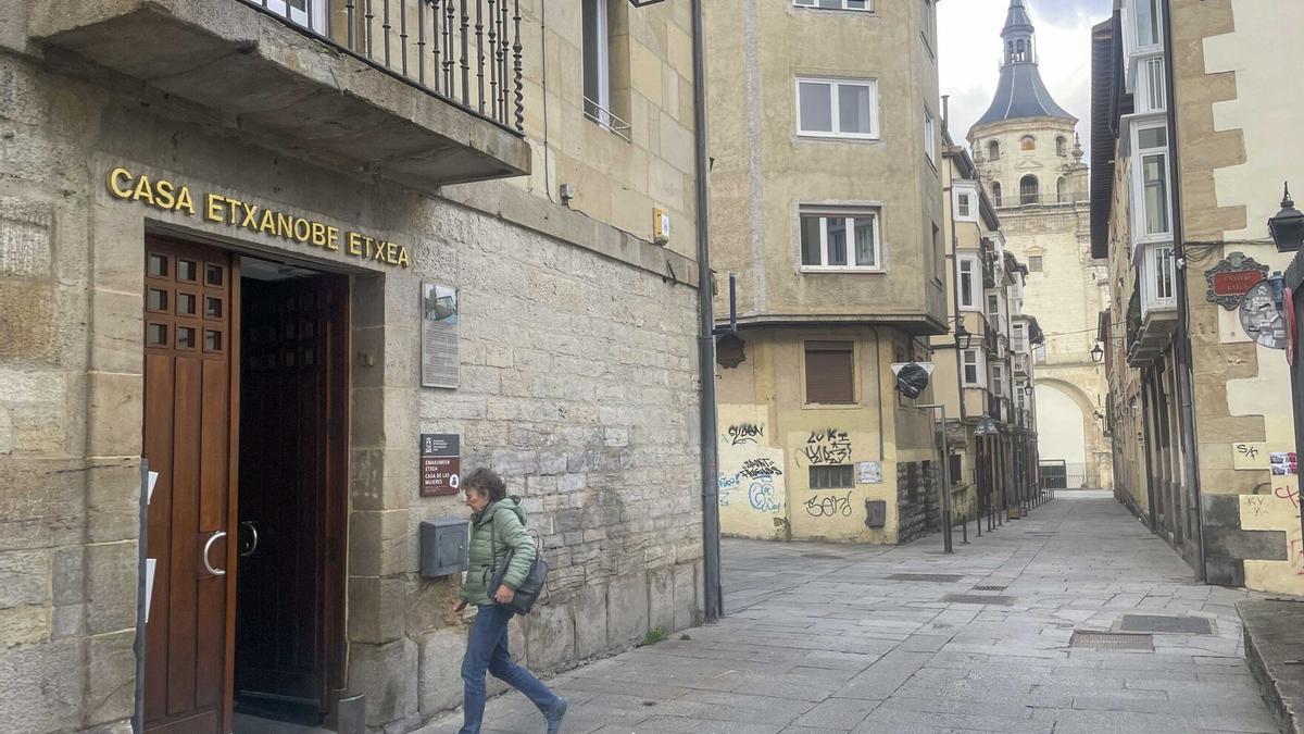 Casa de las Mujeres de Vitoria, asentada en el Palacio Etxanobe