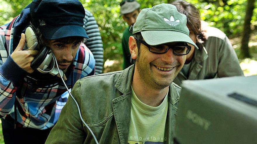 Unax Ugalde e Iñaki Elizalde, en imagen de archivo, sonríen tras ver una de las escenas rodadas.