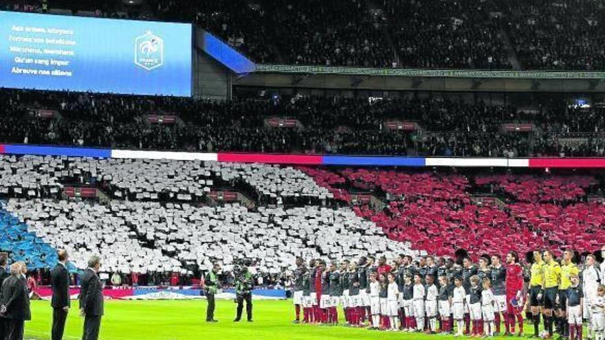 Conjura en Wembley en solidaridad con Francia