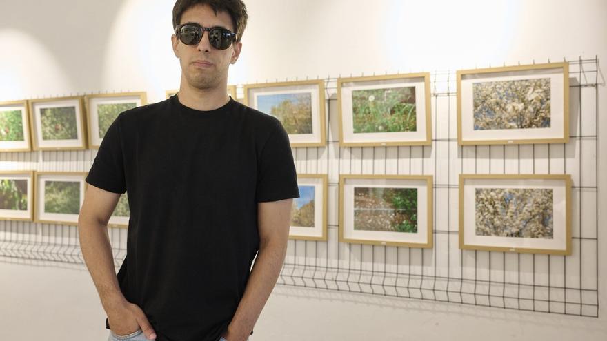 I.Z. narra las edades de un cerezo a través de la fotografía, el vídeo y el audio