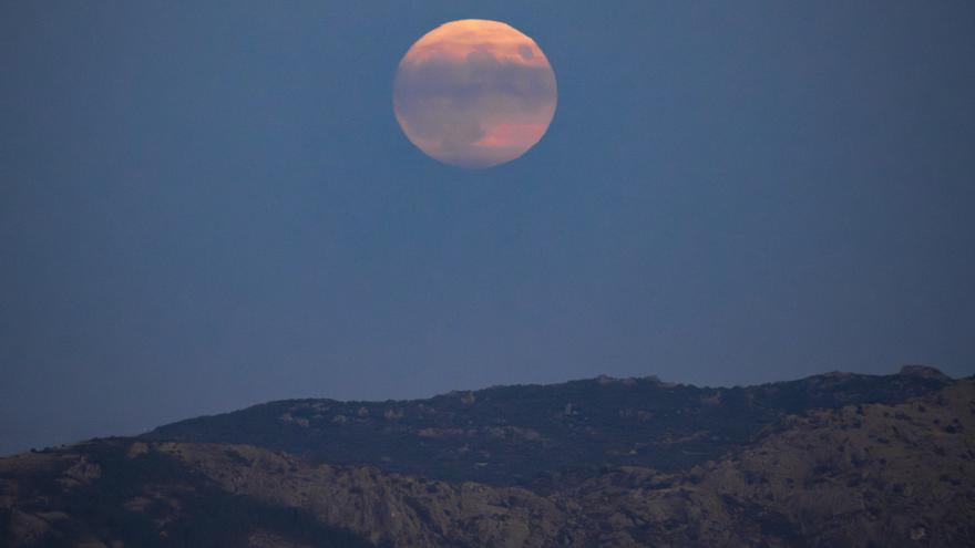 Luna llena de marzo 2026: cuándo ver el eclipse total más esperado del invierno