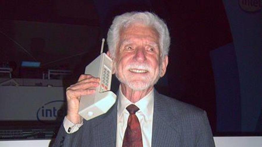 La primera llamada desde un teléfono móvil cumple 40 años